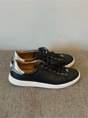 UGG Milo Spill Seam Black Leather Sneakers Women’s Size 10